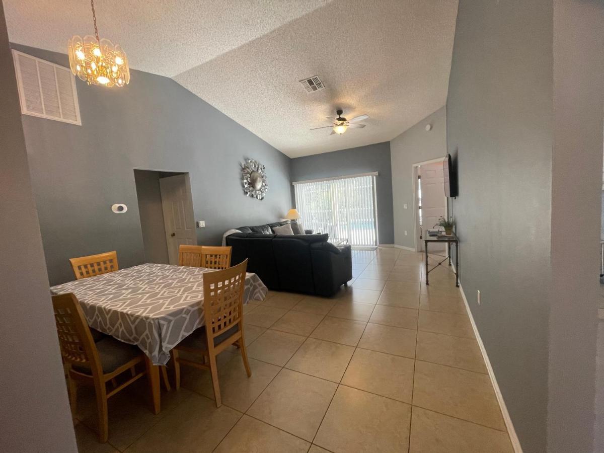3 Bedroom Villa With Poolside Cinema And Games Room Close To Theme Parks Sleeps 6 Plus 2 Orlando Kültér fotó