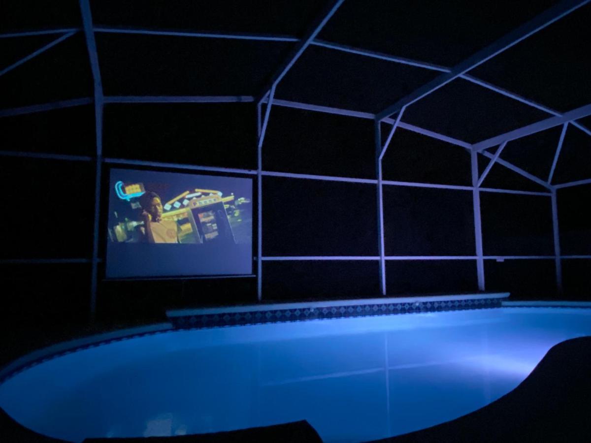 3 Bedroom Villa With Poolside Cinema And Games Room Close To Theme Parks Sleeps 6 Plus 2 Orlando Kültér fotó