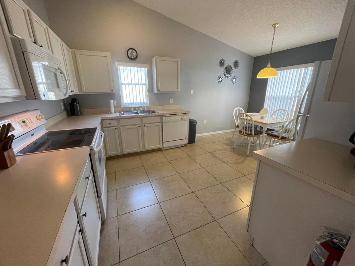 3 Bedroom Villa With Poolside Cinema And Games Room Close To Theme Parks Sleeps 6 Plus 2 Orlando Kültér fotó